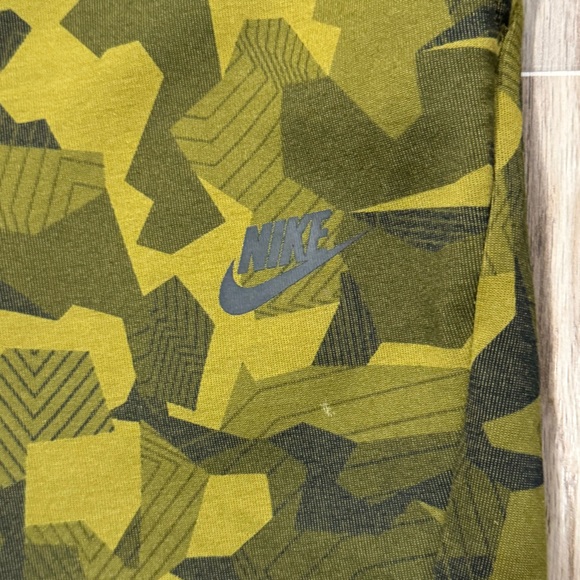 Nike Sportswear Tech Fleece Camo Jogger - Picture 4 of 8